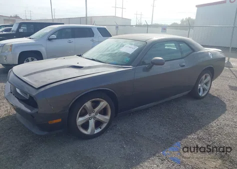 2013 Dodge Challenger Sxt Plus z USA, uszkodzony, nr VIN 2C3CDYAG1DH585947